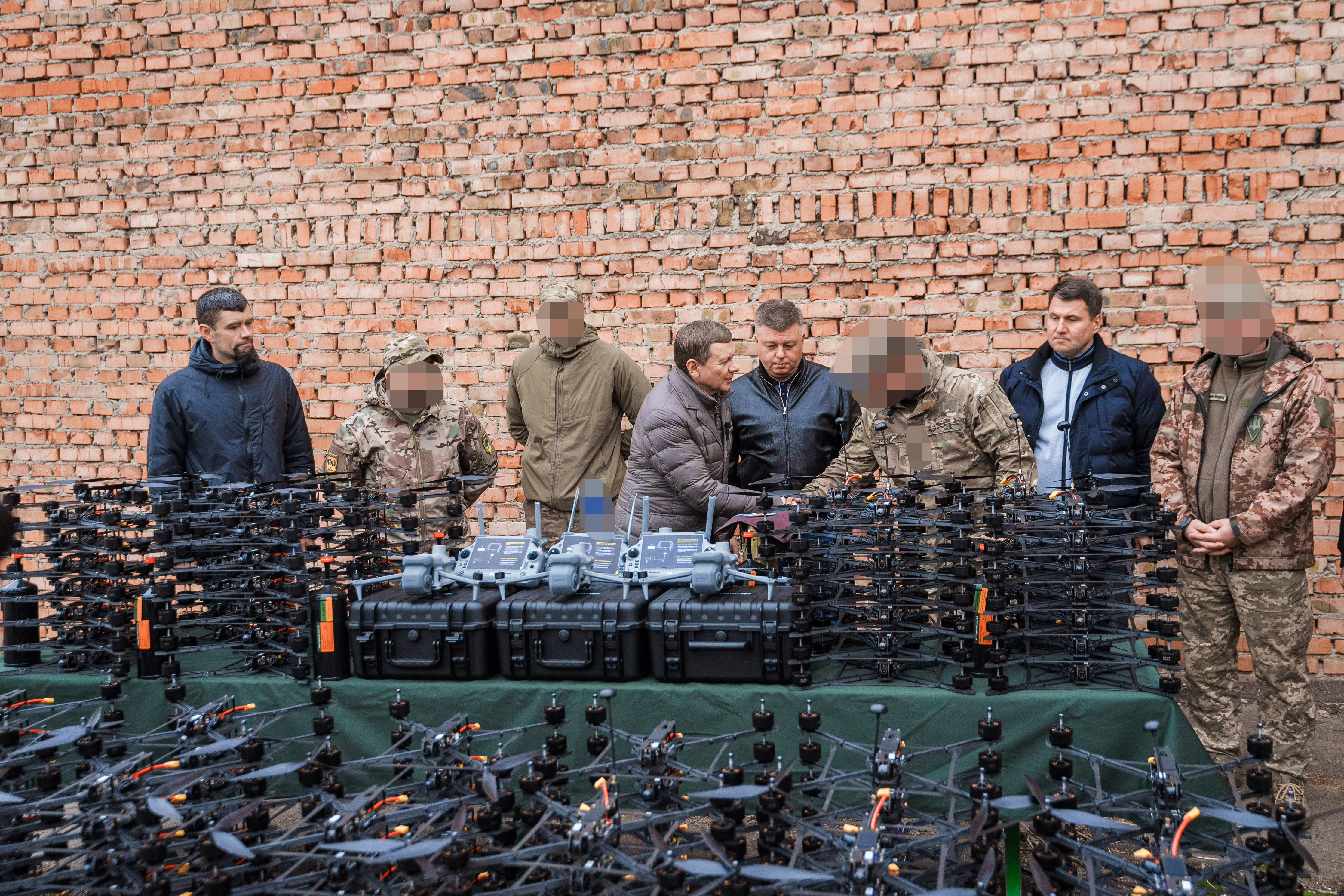 Чергова передача бійцям 71-ї єгерської бригади та полку «Азов» від команди Міжрегіонального координаційного гуманітарного штабу
